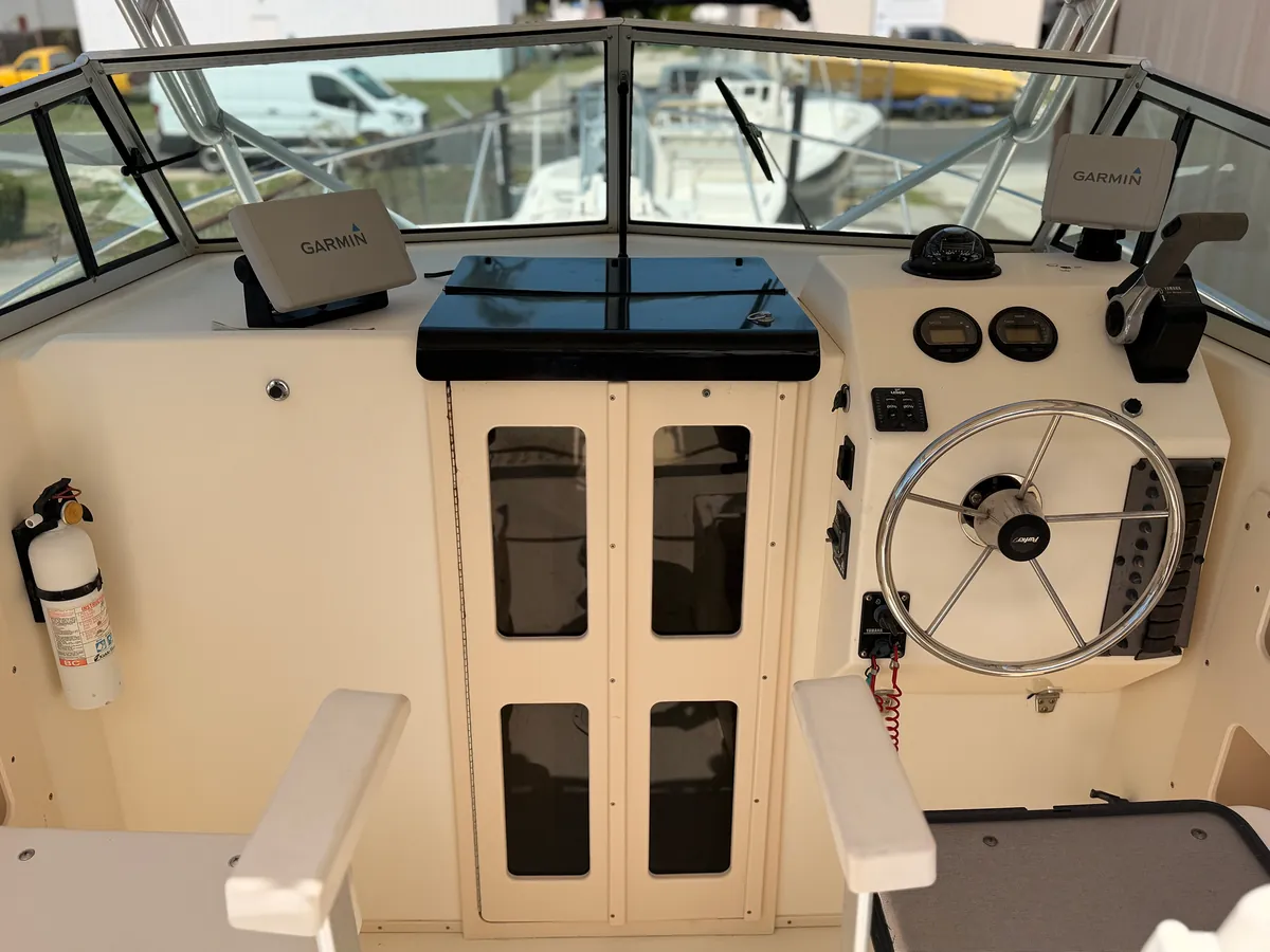 2004 Parker 2510 Walkaround — Coastal Boat Pros, Little River SC