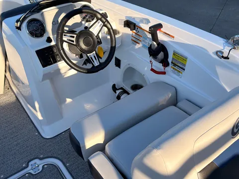 2022 Hurricane SunDeck Sport 205 OB — Coastal Boat Pros, Little River SC