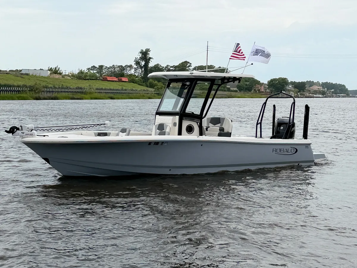 2022 Robalo 266 Cayman — Coastal Boat Pros, Little River SC