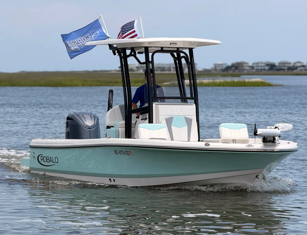 2023 Robalo 226 Cayman — Coastal Boat Pros, Little River SC
