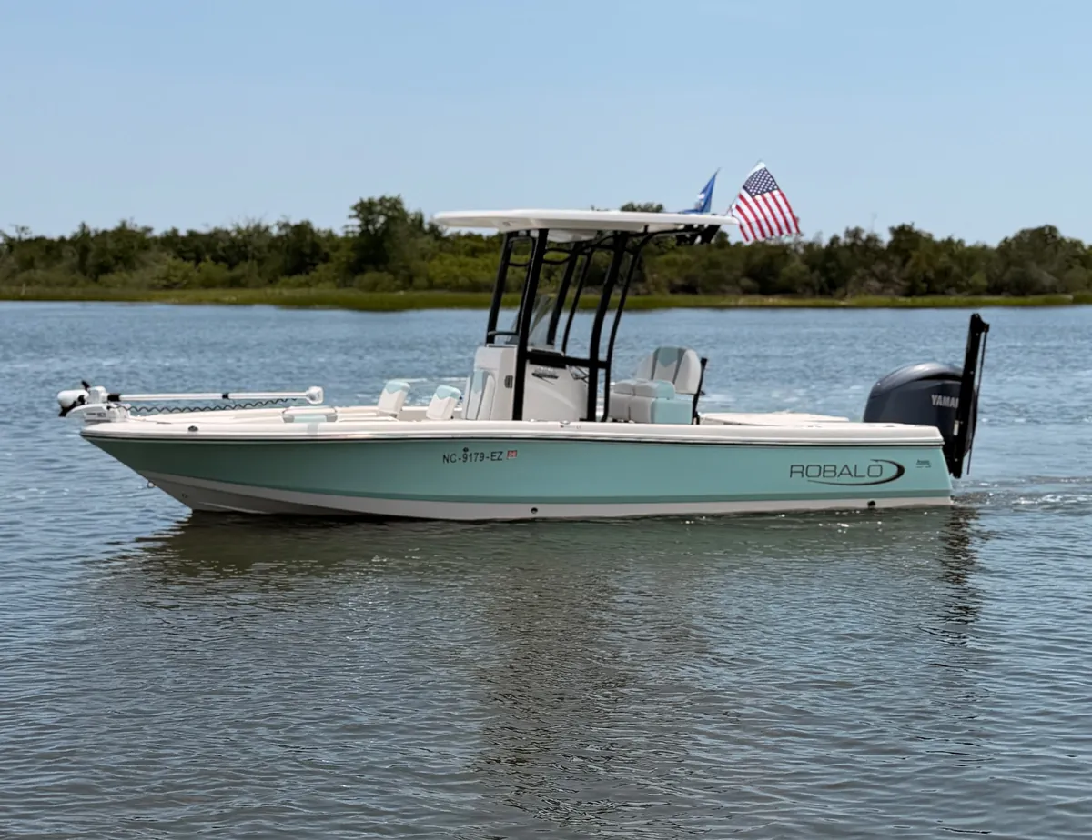 2023 Robalo 226 Cayman — Coastal Boat Pros, Little River SC