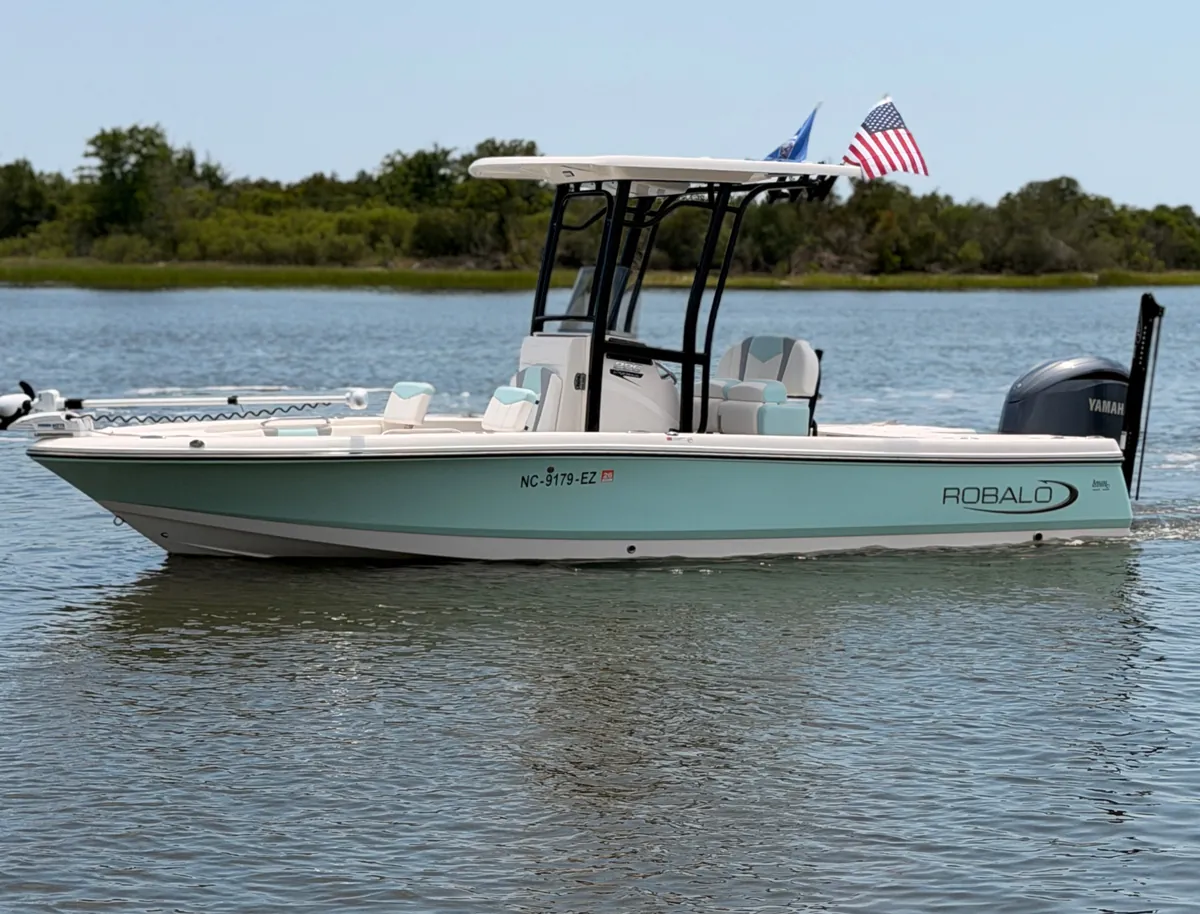 2023 Robalo 226 Cayman — Coastal Boat Pros, Little River SC