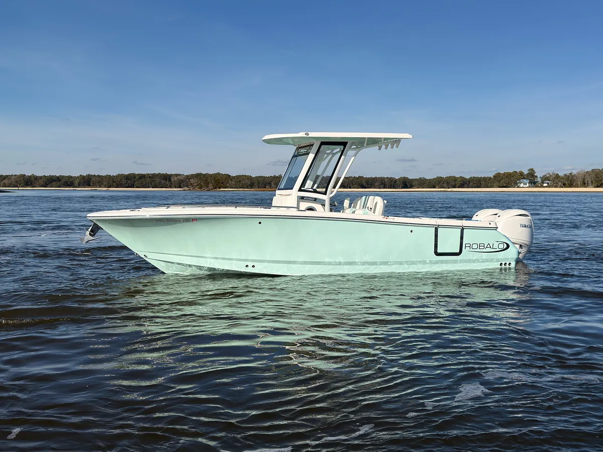 2025 Robalo R 250 — Coastal Boat Pros, Little River SC