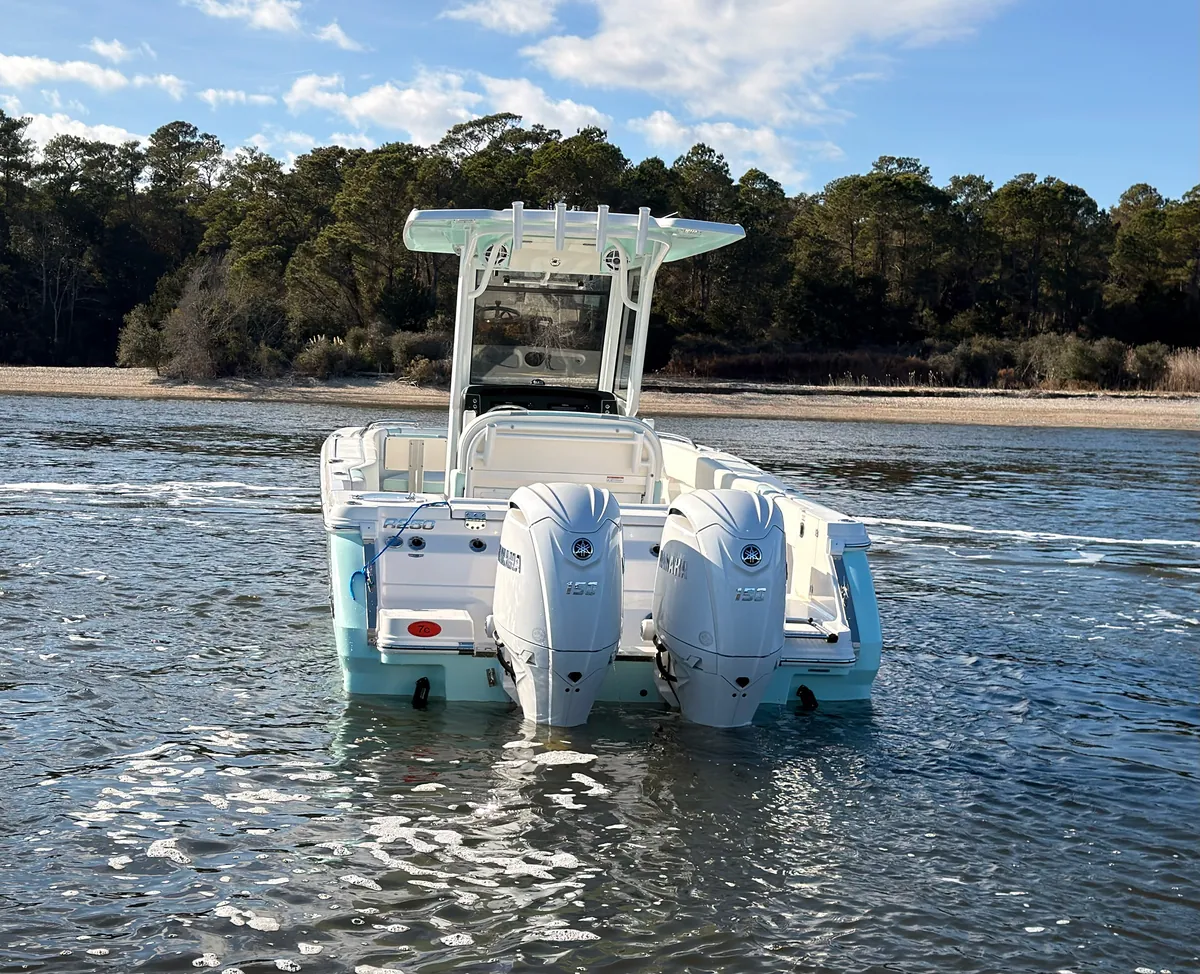 2025 Robalo R 250 — Coastal Boat Pros, Little River SC