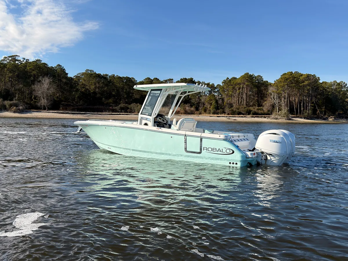 2025 Robalo R 250 — Coastal Boat Pros, Little River SC