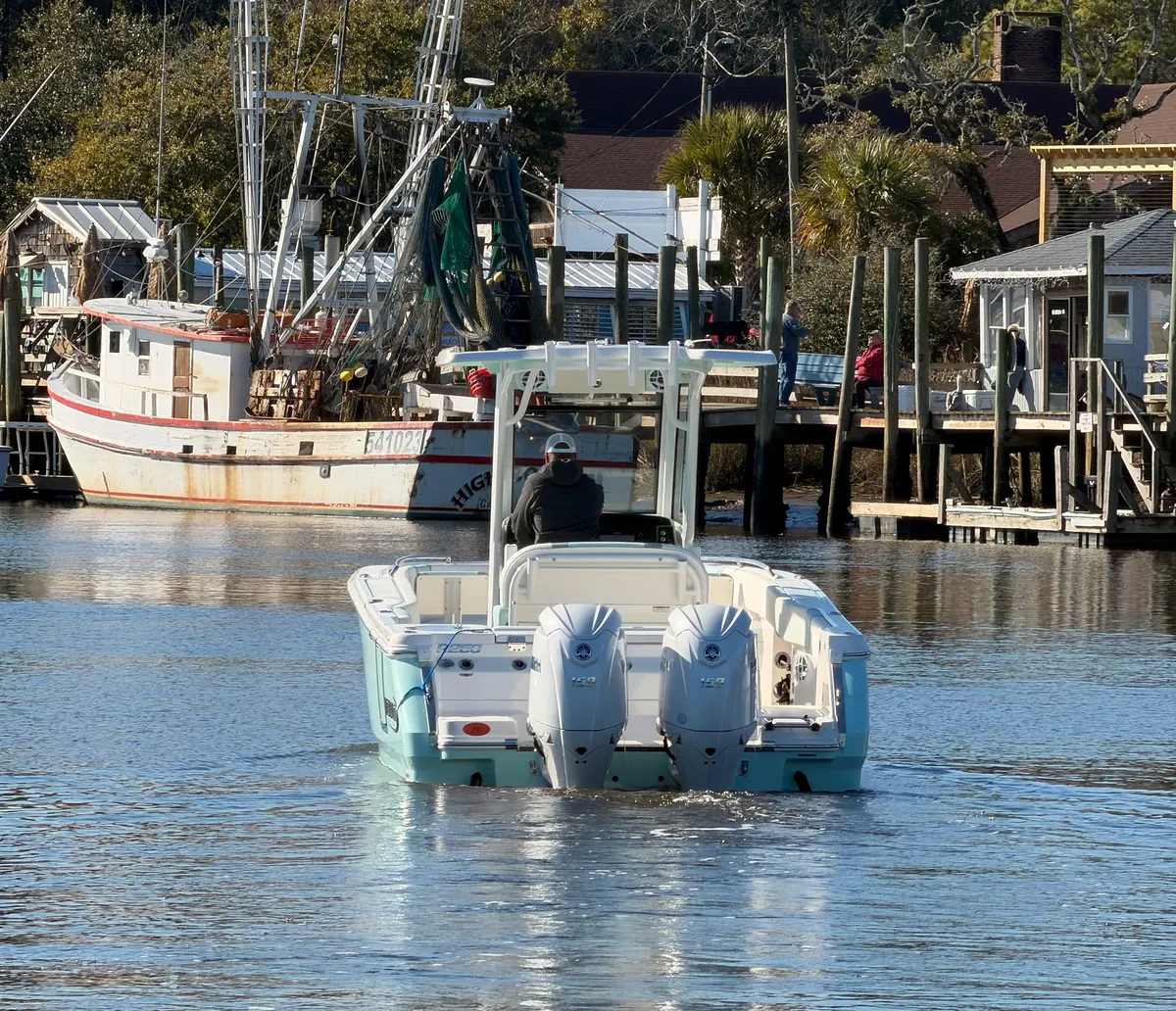 2025 Robalo R 250 — Coastal Boat Pros, Little River SC