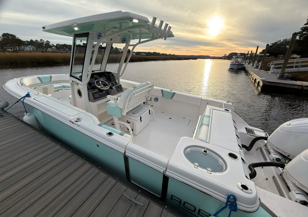 2025 Robalo R 250 — Coastal Boat Pros, Little River SC