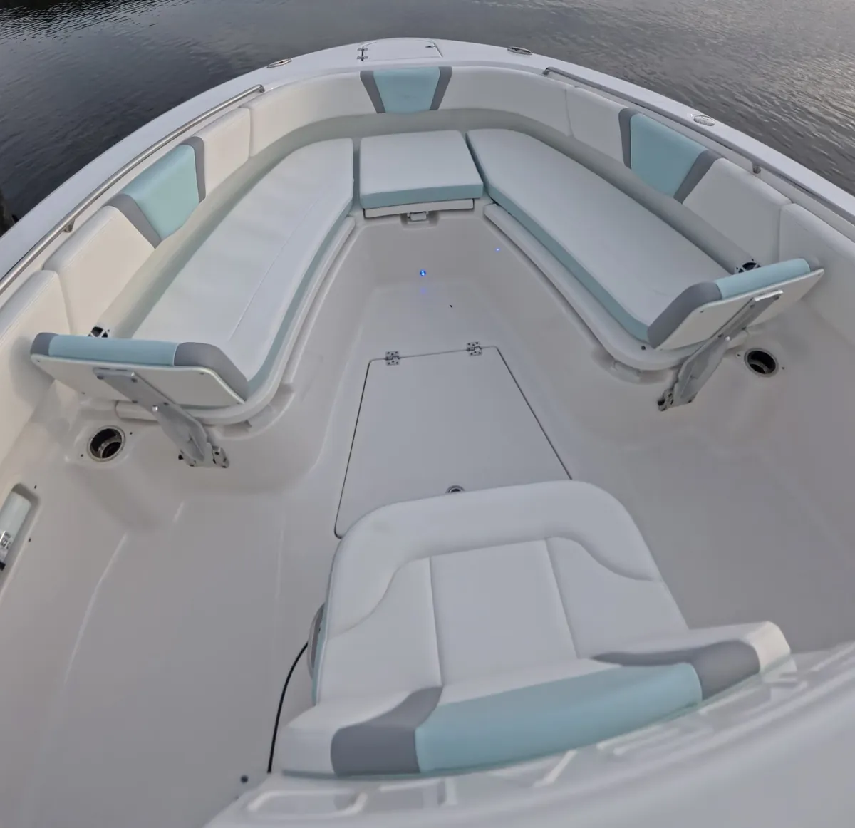2025 Robalo R 250 — Coastal Boat Pros, Little River SC