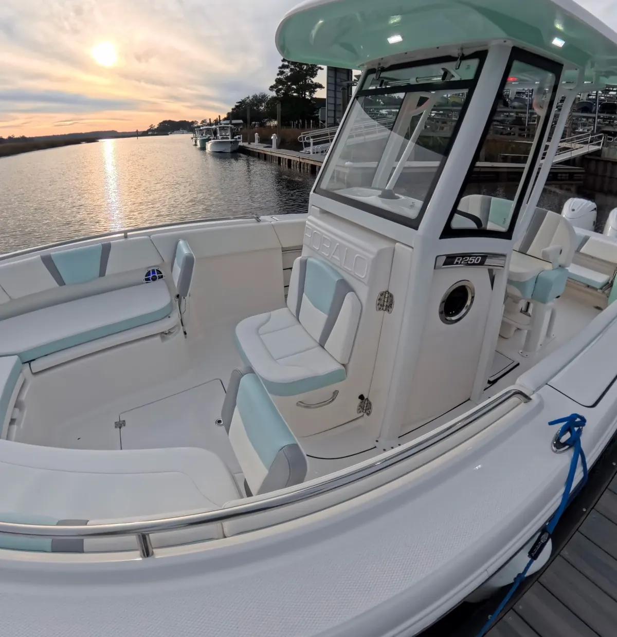 2025 Robalo R 250 — Coastal Boat Pros, Little River SC