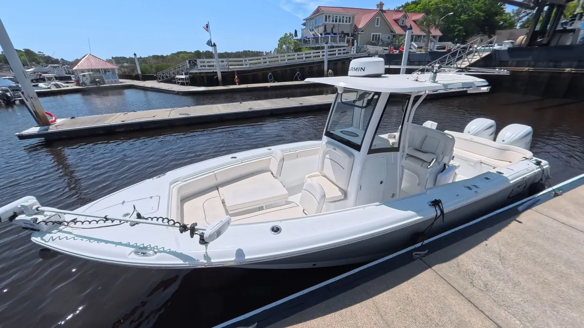 2025 Sea Hunt 275 Ultra — Coastal Boat Pros, Little River SC