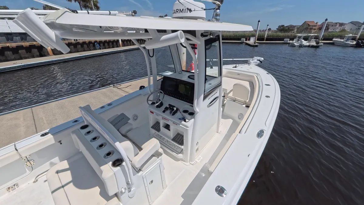 2025 Sea Hunt 275 Ultra — Coastal Boat Pros, Little River SC